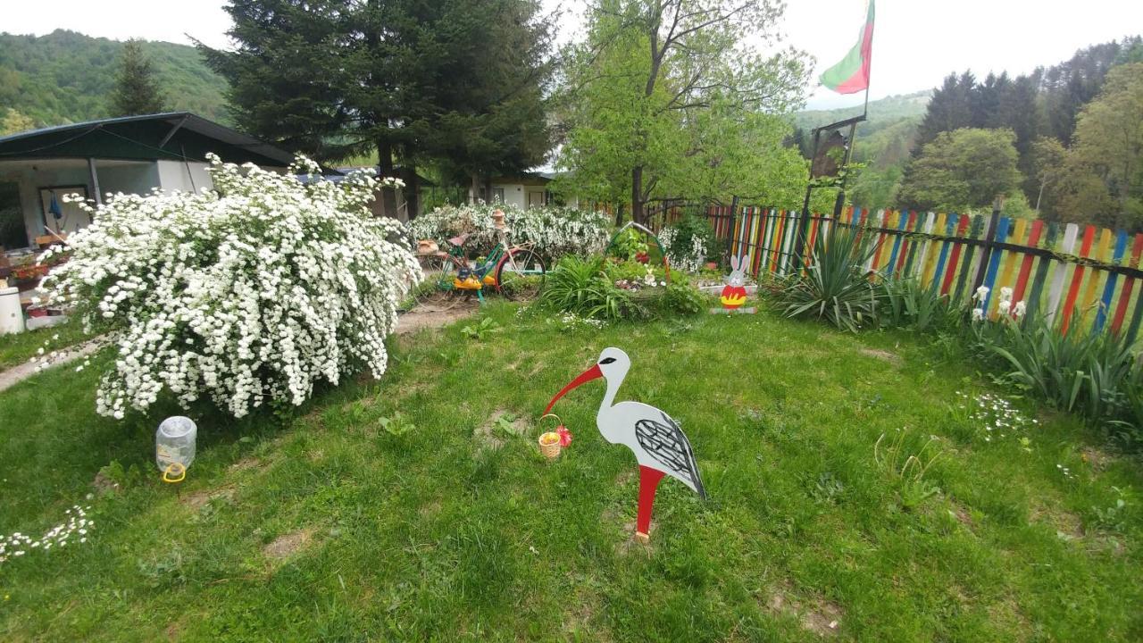 Къща за гости Дъга Cherni Osum Экстерьер фото